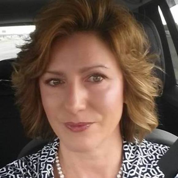 Meet your Posher, Claudia - Picture 1 of 1